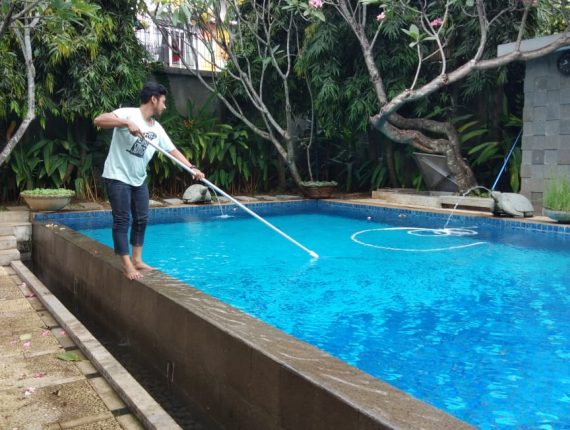 perawatan kolam renang
